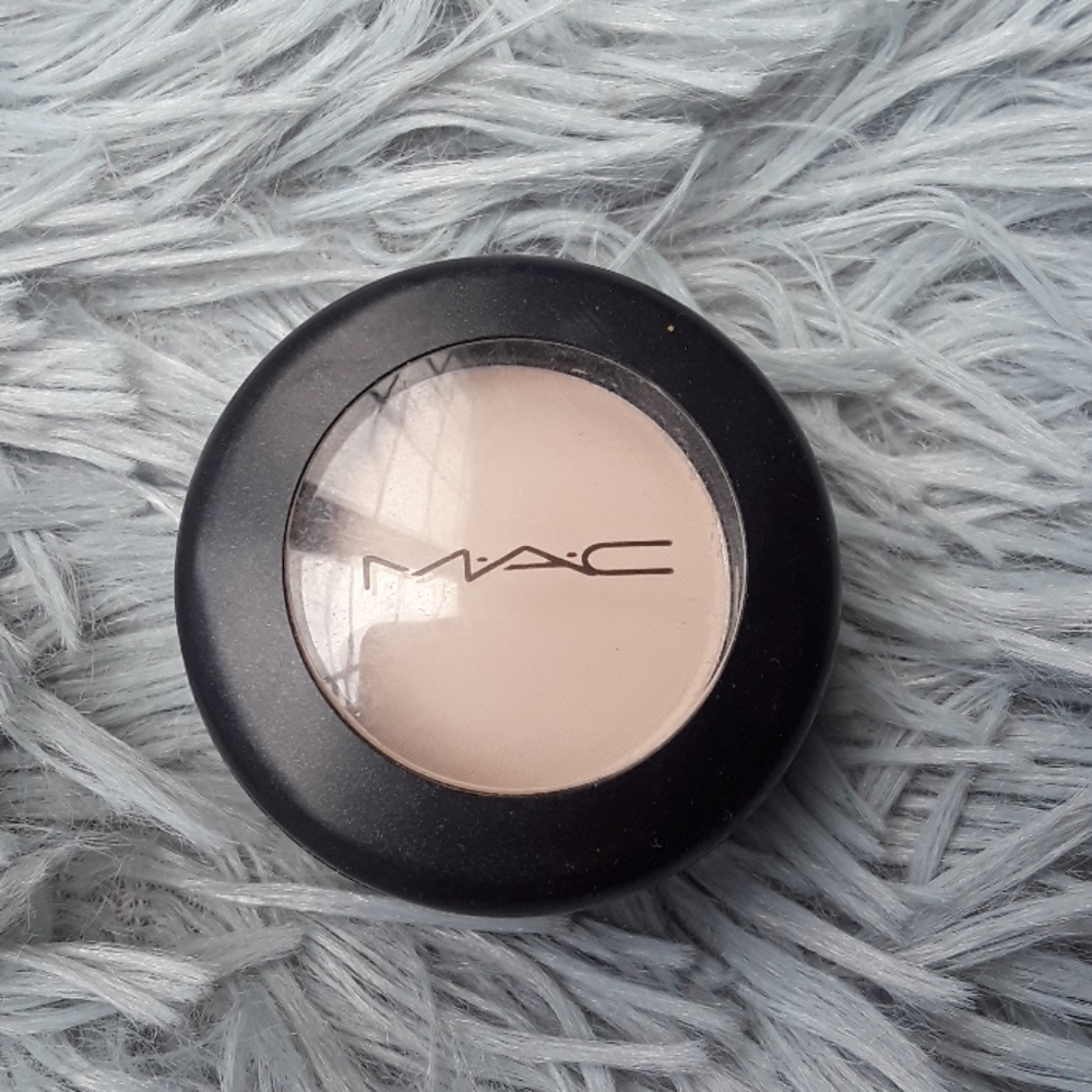 Mac cosmetics eyeshadow